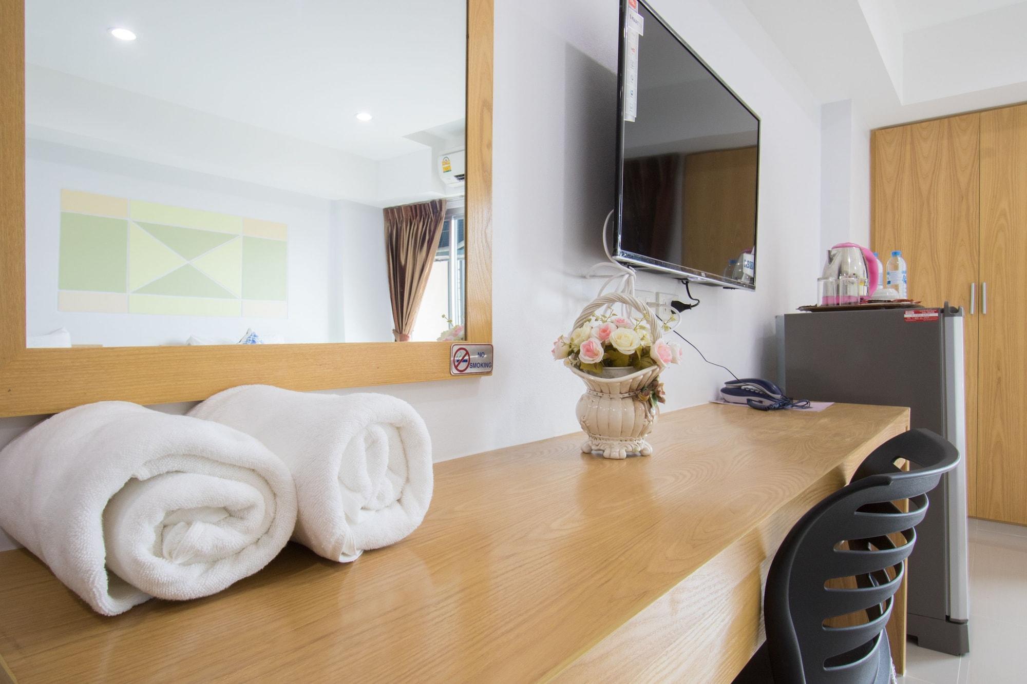 Aparthotel Jr Mansion On Nut Soi 25 Bangkok Zewnętrze zdjęcie