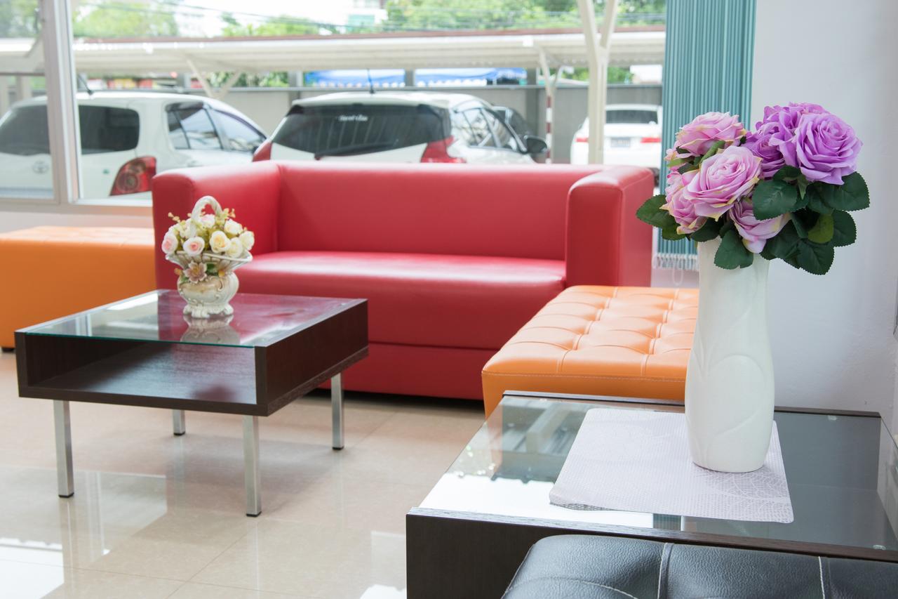 Aparthotel Jr Mansion On Nut Soi 25 Bangkok Zewnętrze zdjęcie