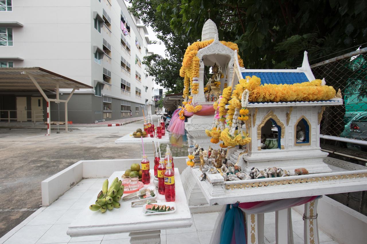 Aparthotel Jr Mansion On Nut Soi 25 Bangkok Zewnętrze zdjęcie