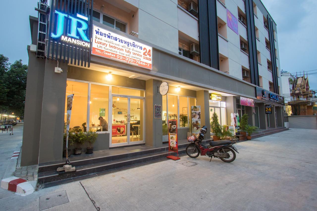 Aparthotel Jr Mansion On Nut Soi 25 Bangkok Zewnętrze zdjęcie